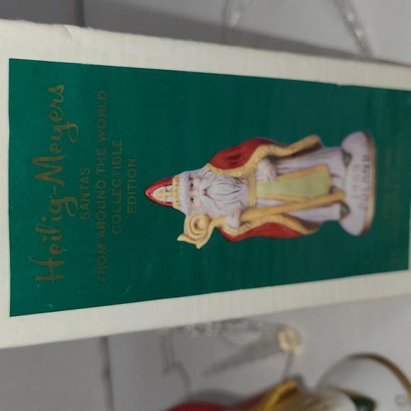 Vintage Heilig-Meyers Santa's from around the world 1909 Poland ceramic Santa. - Picture 4 of 4